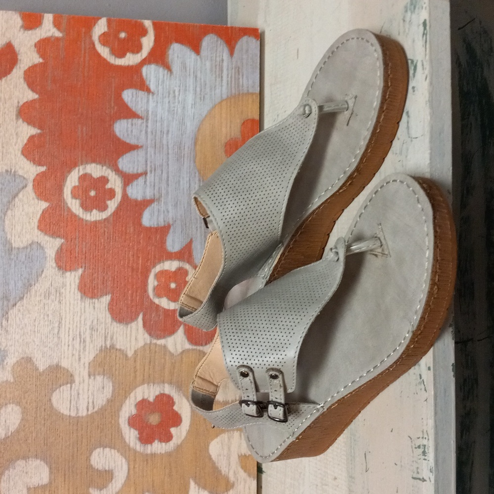 Gray Thong, 2 Buckle, Slight Wedge Sandal